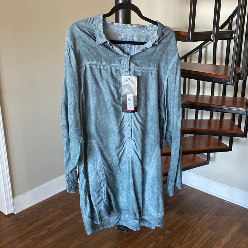 Johnny Was Tunic in bluish green with Pockets